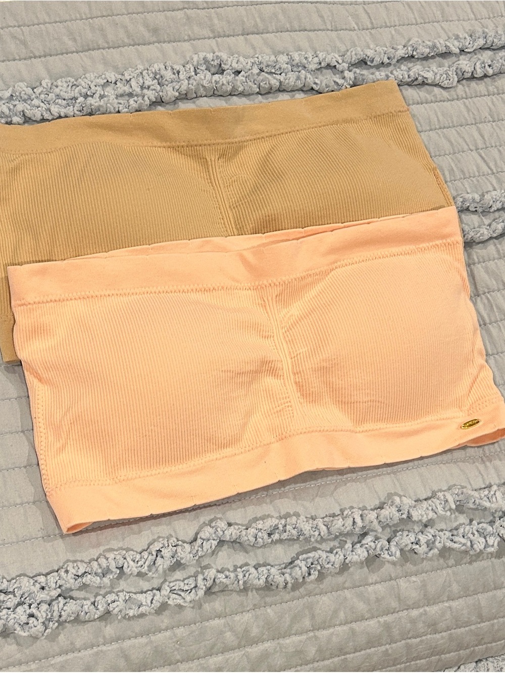 Seamless Ribbed Strapless Bra- Peach and Camel